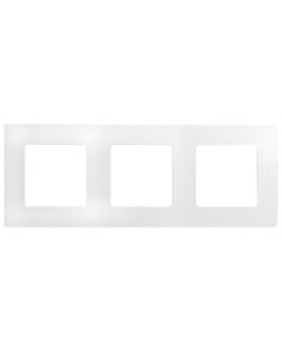 Рамка Etika белый Legrand 672503 в Пскове Аксессуары для кабель-канала Pintop.ru